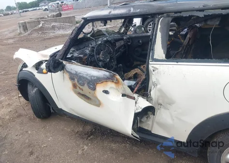 2010 Mini Cooper из США, поврежденный, VIN WMWMF3C56ATZ65239